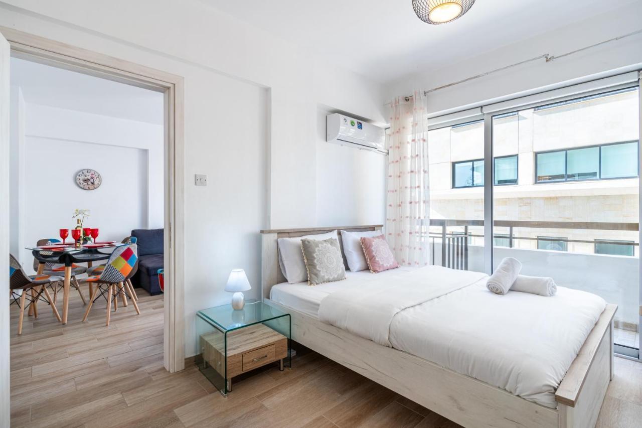 Berries 1-Br Apt In لارنكا المظهر الخارجي الصورة