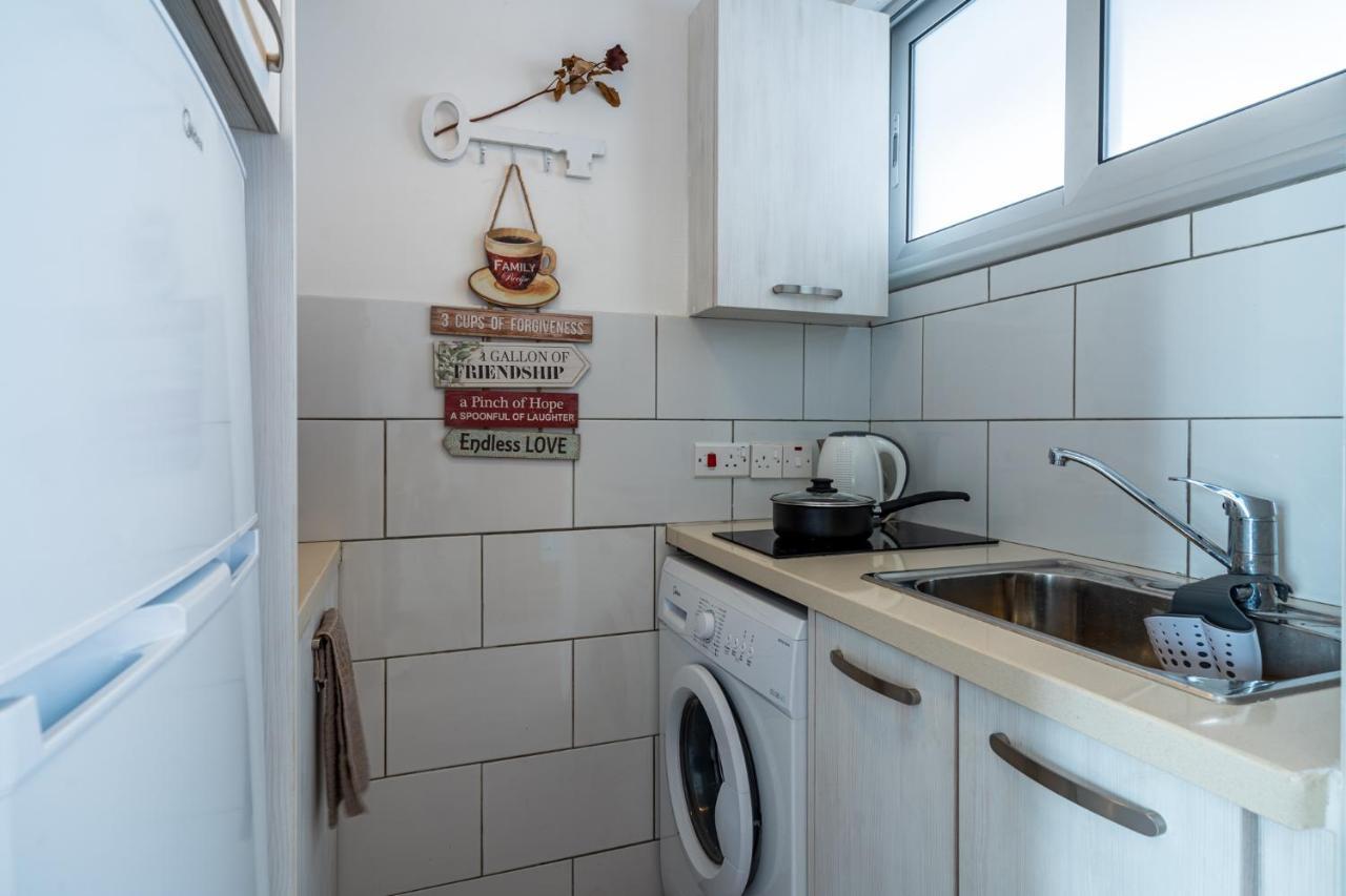 Berries 1-Br Apt In لارنكا المظهر الخارجي الصورة